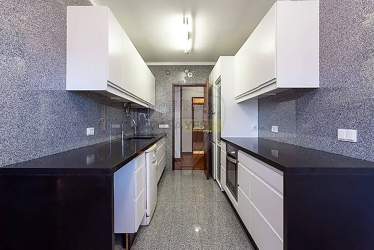 main-listing-picture-0