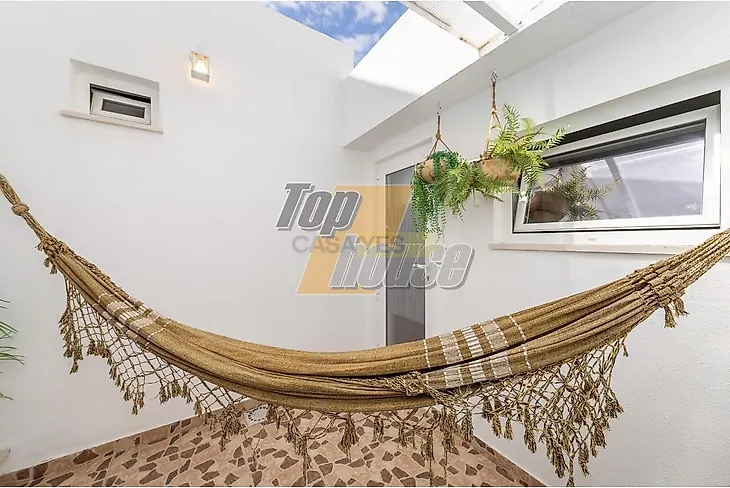 main-listing-picture-0