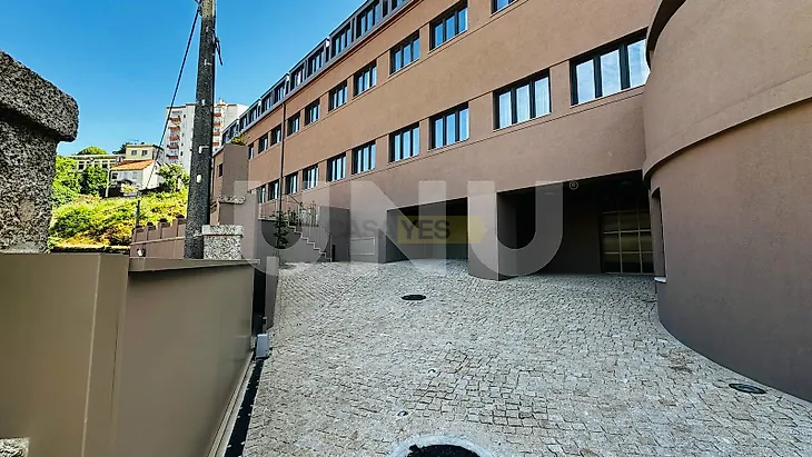 main-listing-picture-0