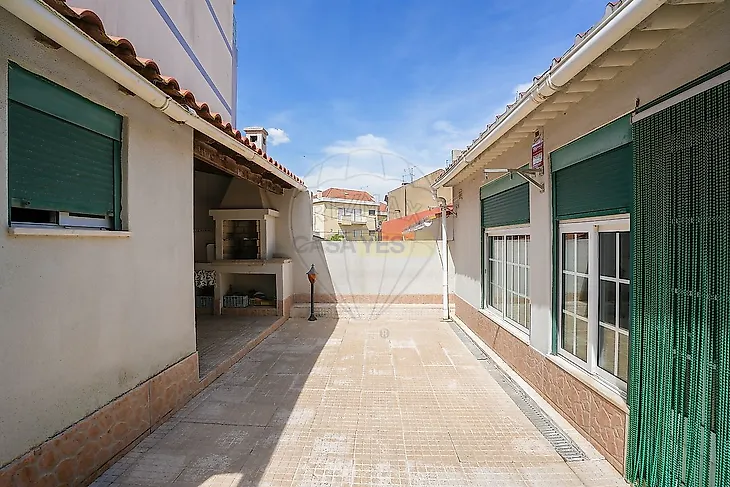 main-listing-picture-0