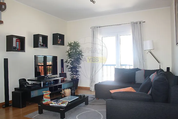 main-listing-picture-0