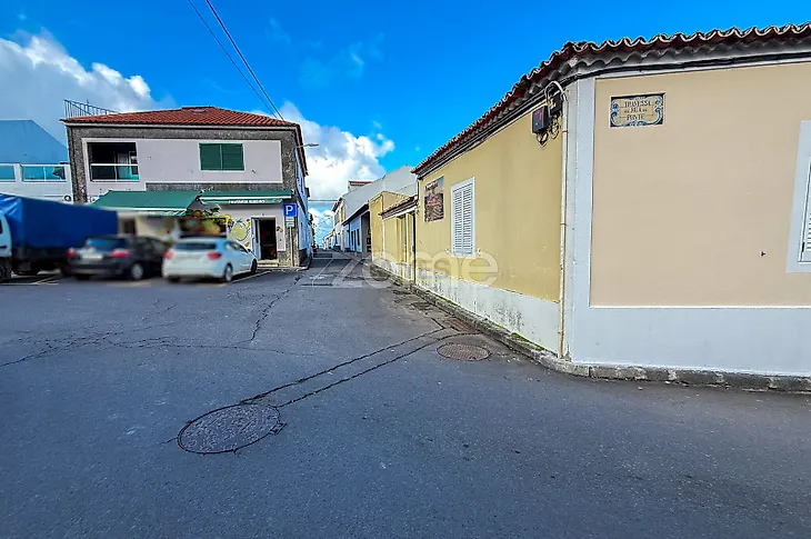 main-listing-picture-0