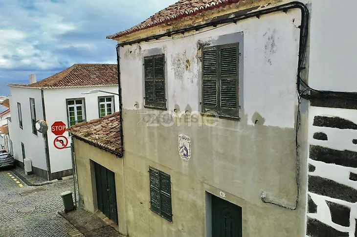 main-listing-picture-0