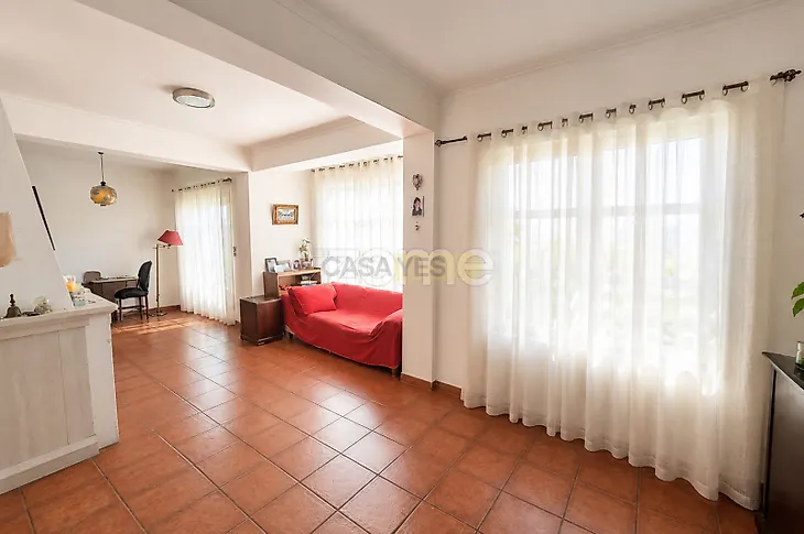 main-listing-picture-0