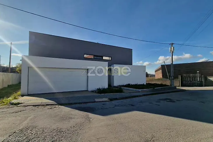 main-listing-picture-0