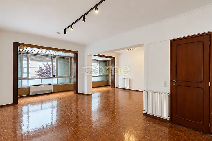 main-listing-picture-0