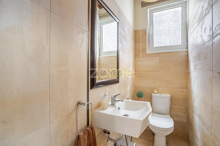 main-listing-picture-0