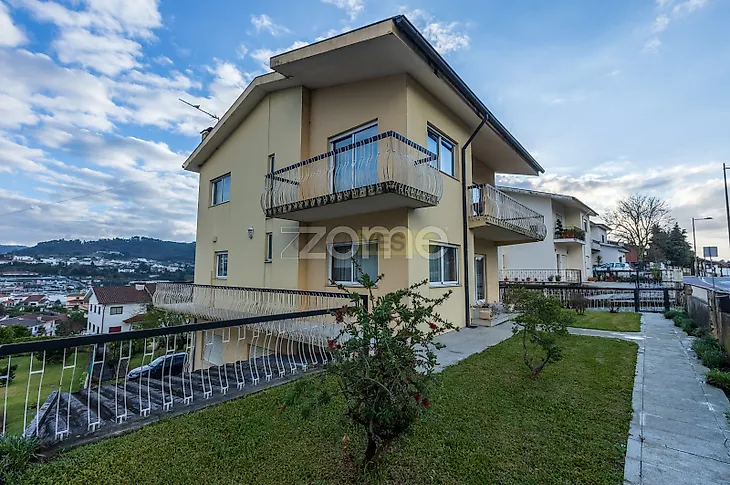 main-listing-picture-0