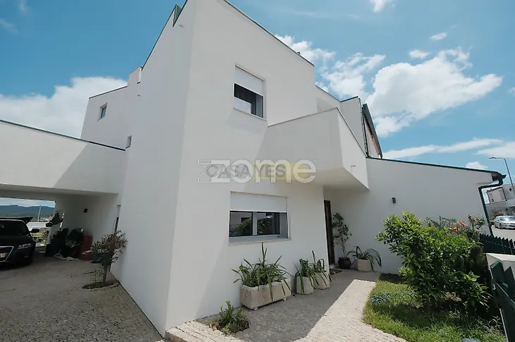 main-listing-picture-0