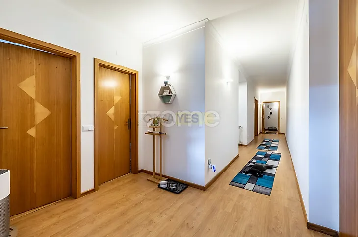 main-listing-picture-0