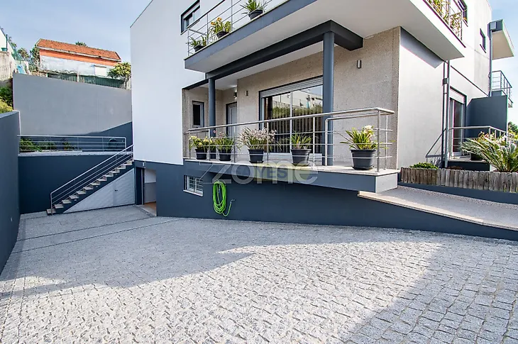 main-listing-picture-0