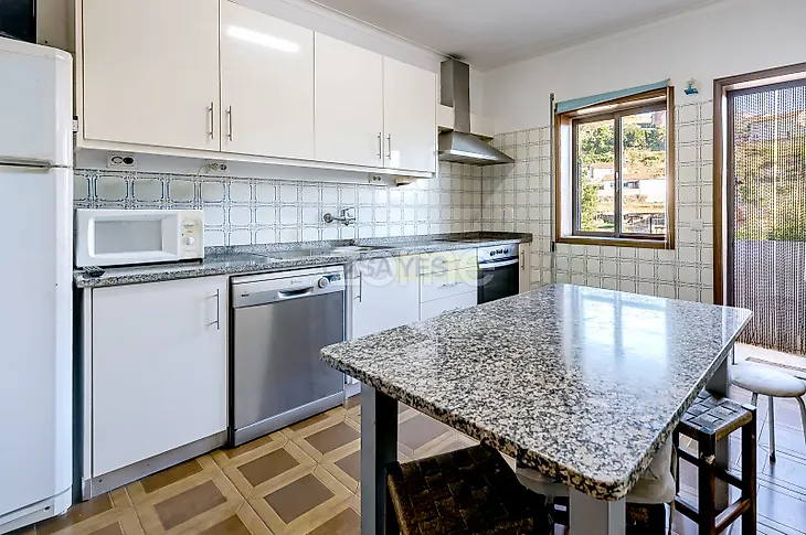 main-listing-picture-0