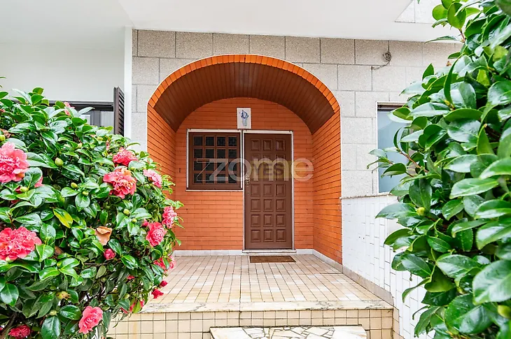 main-listing-picture-0