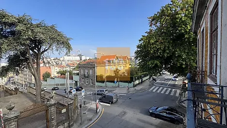image-ATSQhEQ2vOD-0
