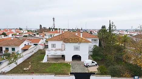 image-4uzsYFtpqnS-0