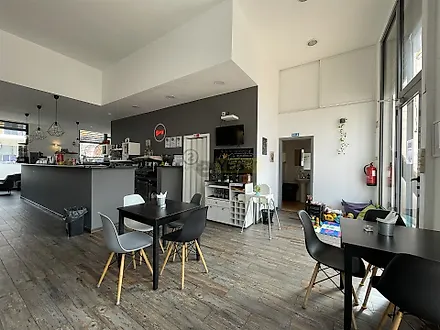 image-9xYaoFoODLv-0