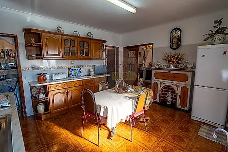 image-CzfGYvt9BaI-0
