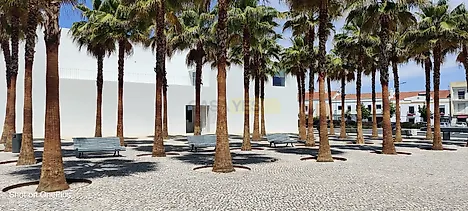 image-1gRMEmFt5lw-0