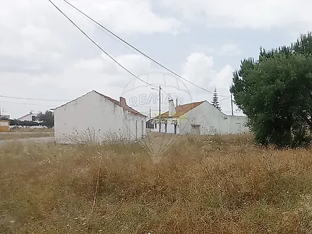 Land for sale in Montijo, Portugal — €390,000