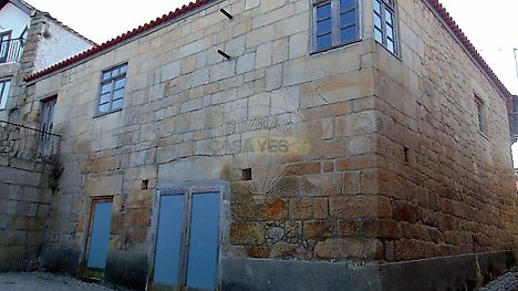 image-GatSAyRiHOr-0