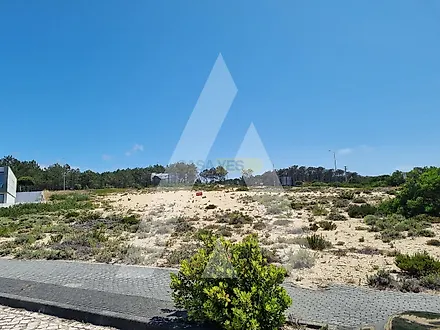 Land for sale in Porto de Mós, Portugal — €157,000