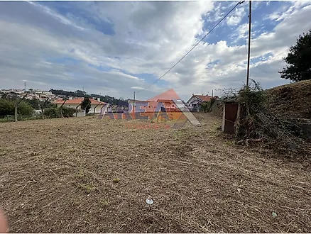 Land for sale in Oliveira de Azeméis, Portugal — €90,000