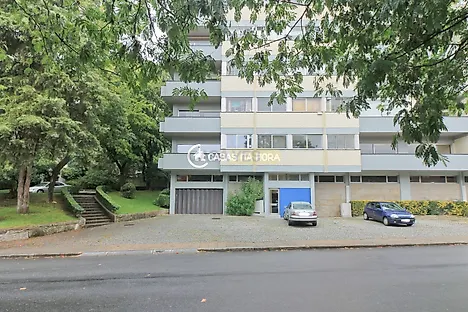 image-AJOVm8ec0Nk-0