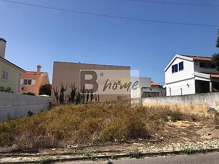 Land for sale in Almada, Portugal — €165,000