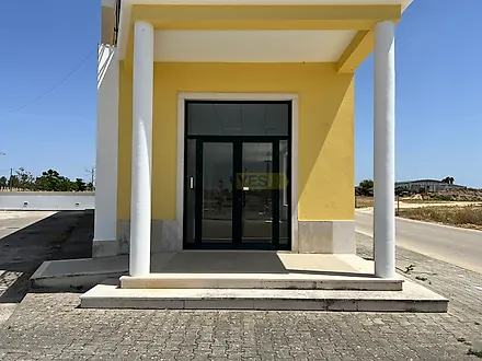 image-AJjLm6yDCHg-0