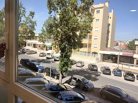image-A4dMozLUj5g-0