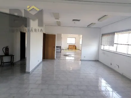 image-7xKHCiUj1YT-0