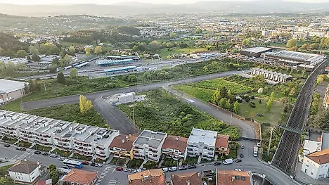 image-HrTZrVaoUEW-0