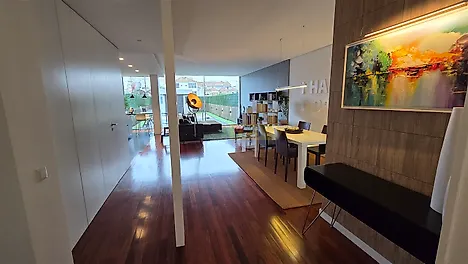 image-GmU96xUe300-0