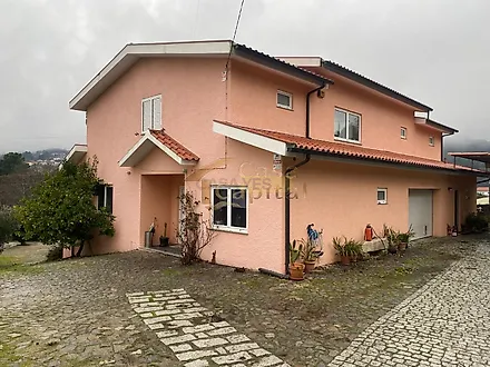 image-B5FJ4IxzUgC-0