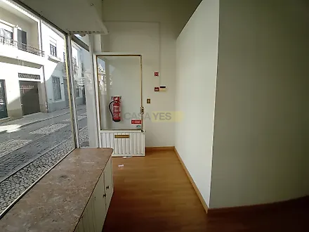 image-H67pYwDfXFJ-0