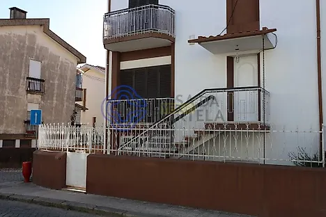 image-5ebjM6tg1NM-0