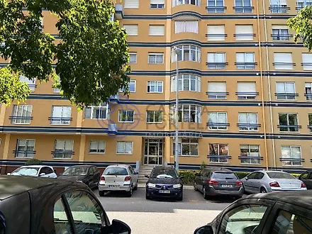 image-AuiSKZoqRSV-0