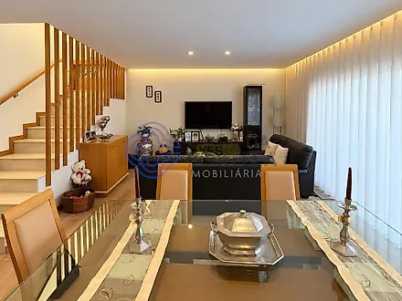 image-GgRttD8XA4K-0
