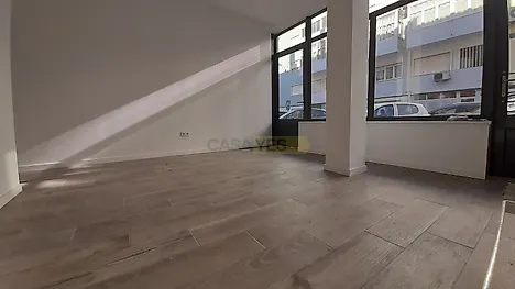 image-CVxwcbgA014-0