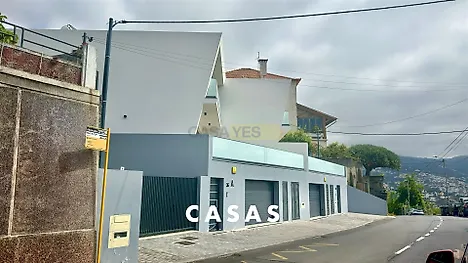 image-AGxJaH4JT4u-0