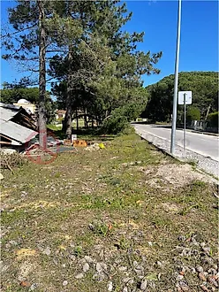 Land for sale in Sesimbra, Portugal — €293,800