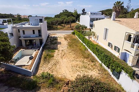 Land for sale in Loulé, Portugal — €1,975,000