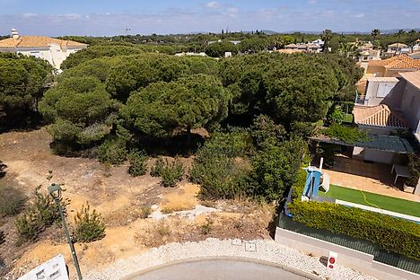 Land for sale in Loulé, Portugal — €1,875,000