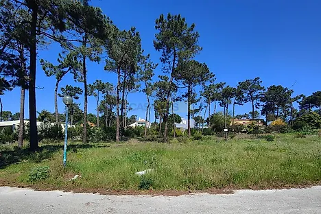 Land for sale in Almada, Portugal — €949,000