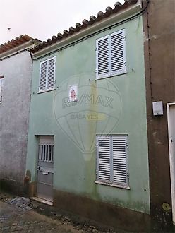 image-HxcvAR6IAUv-0