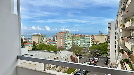 image-6jZTZZinRlF-0