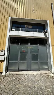 image-2UXKxdBdStA-0