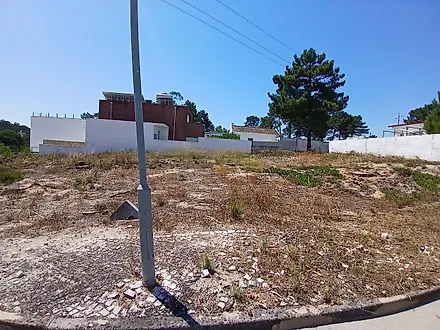 Land for sale in Sesimbra, Portugal — €113,000