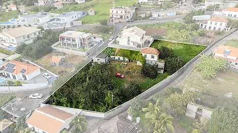 Land for sale in Calheta (Madeira), Portugal — €500,000