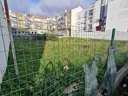 Land for sale in Almada, Portugal — €250,000
